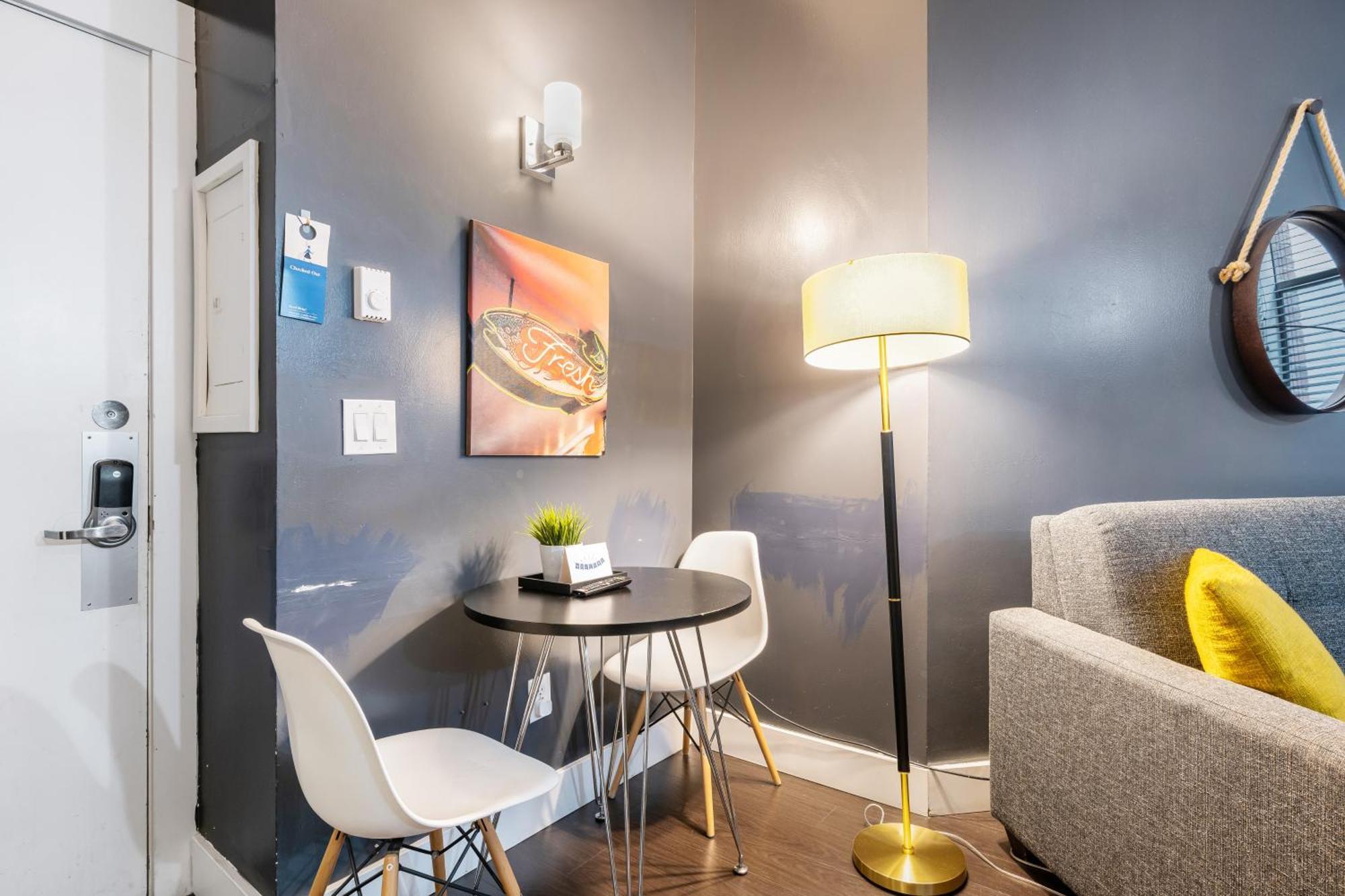 Oxford Apartment By At Mine Hospitality Сиатъл Екстериор снимка