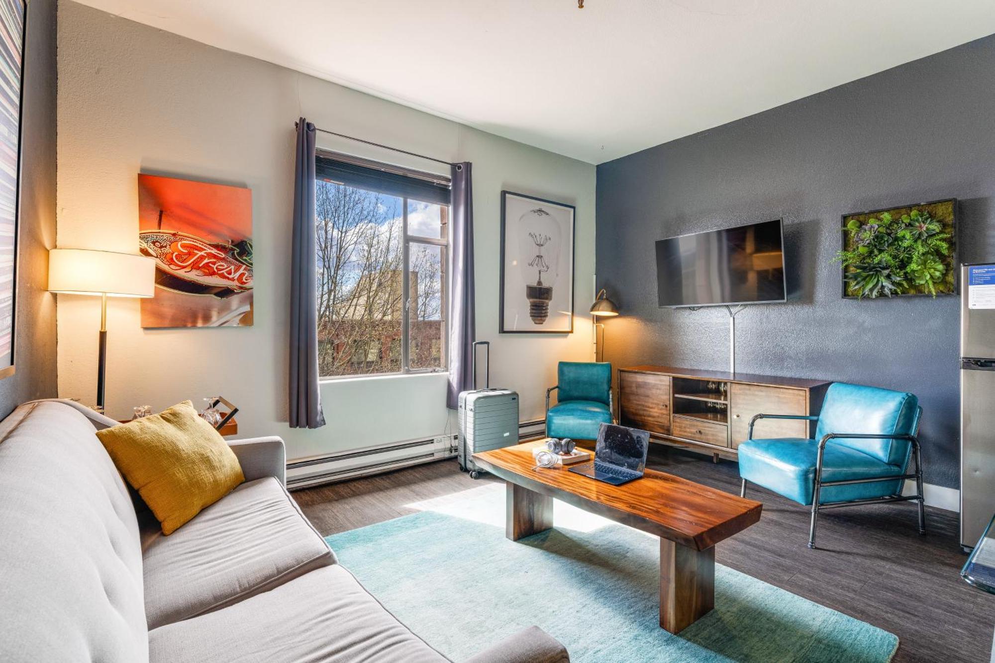 Oxford Apartment By At Mine Hospitality Сиатъл Екстериор снимка