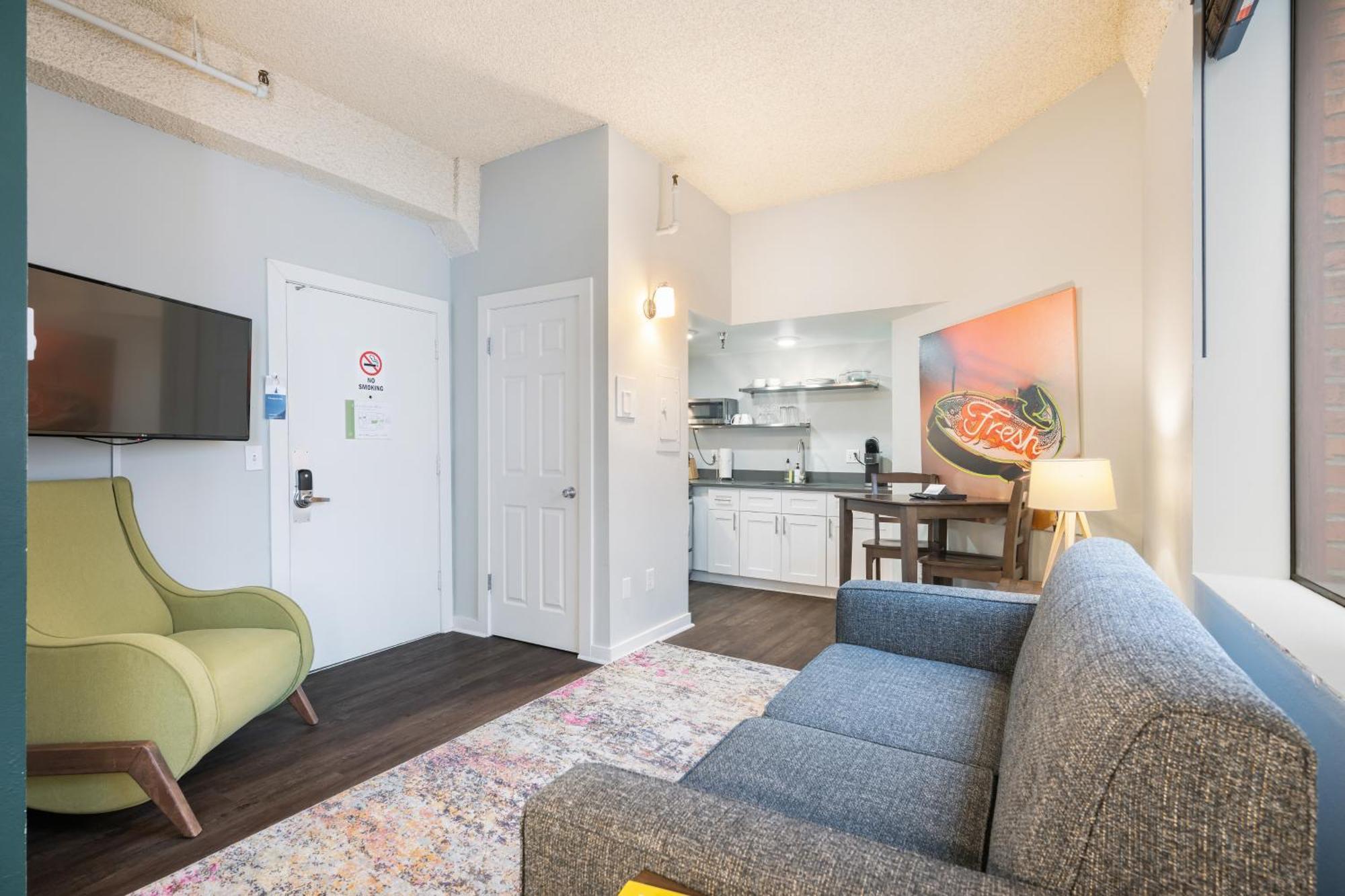 Oxford Apartment By At Mine Hospitality Сиатъл Екстериор снимка