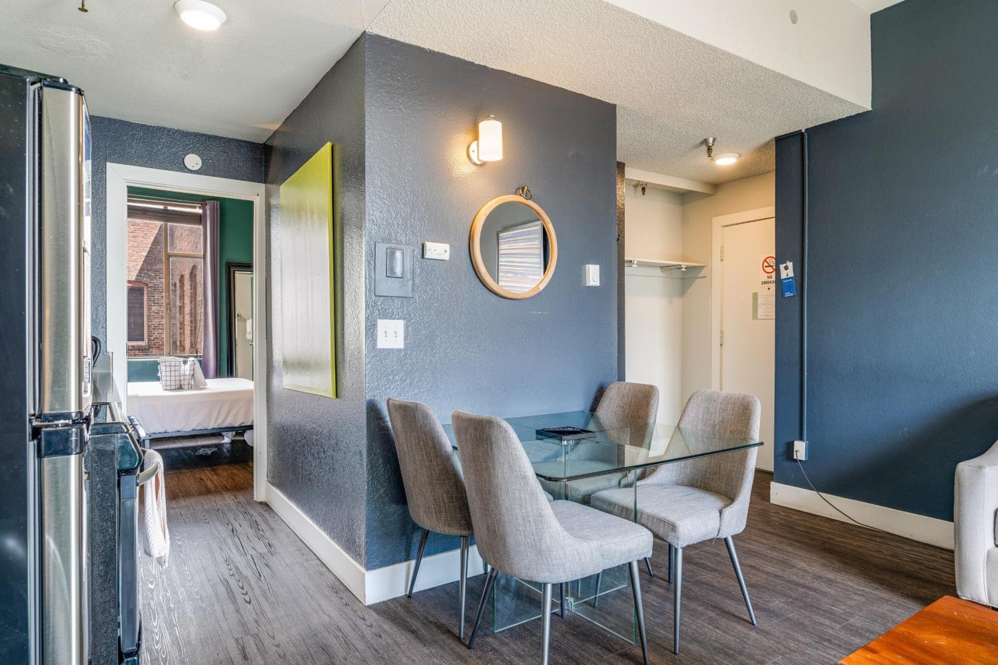 Oxford Apartment By At Mine Hospitality Сиатъл Екстериор снимка