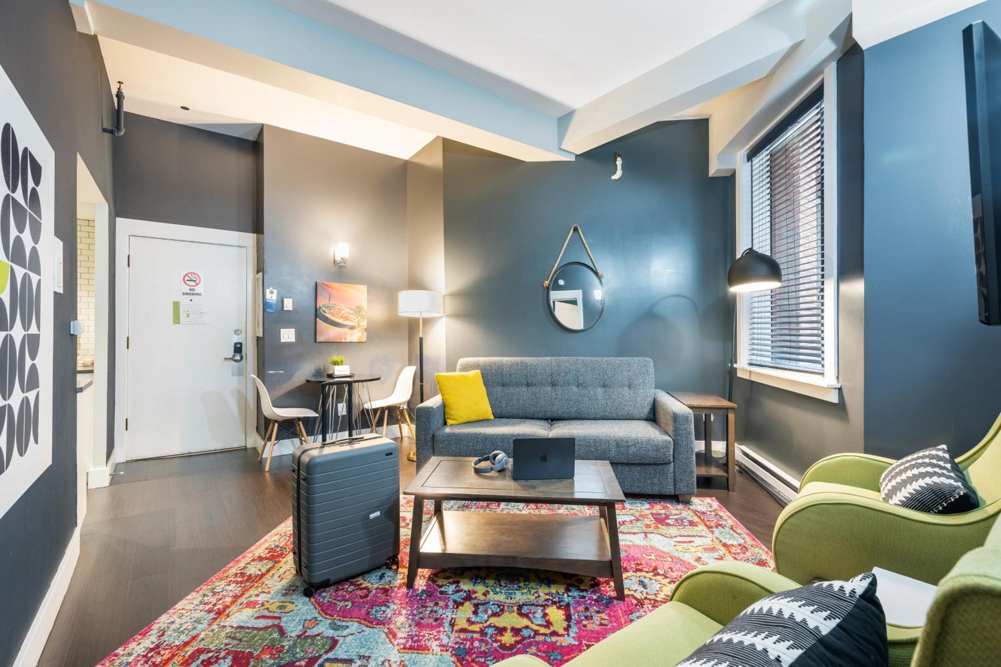 Oxford Apartment By At Mine Hospitality Сиатъл Екстериор снимка